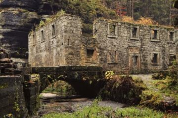 Dolský mlýn na podzim (Ladislav Mercante, CC BY-SA 4.0)